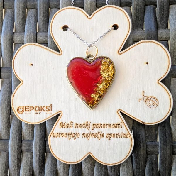 💛 Iskrica elegance – obesek z verižico v obliki srca! 💛